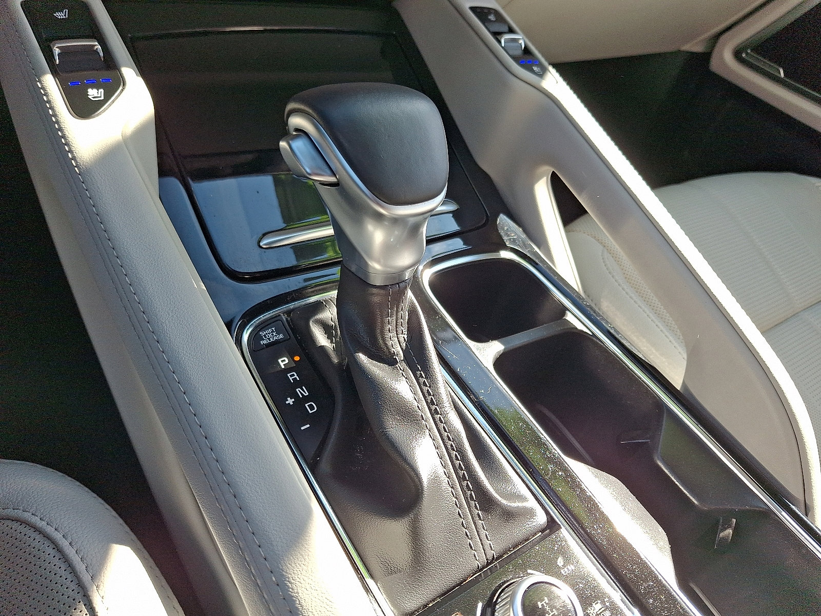 Certified 2022 Kia Telluride EX w/ EX Premium Package image 17