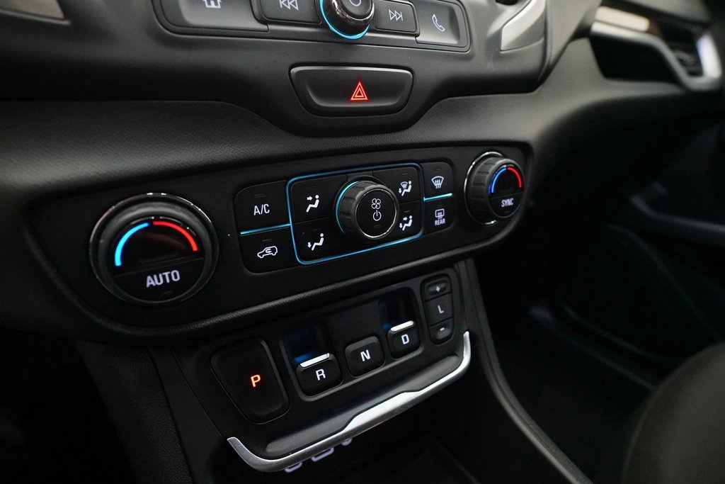 Used 2020 GMC Terrain SLE w/ Driver Convenience Package image 20