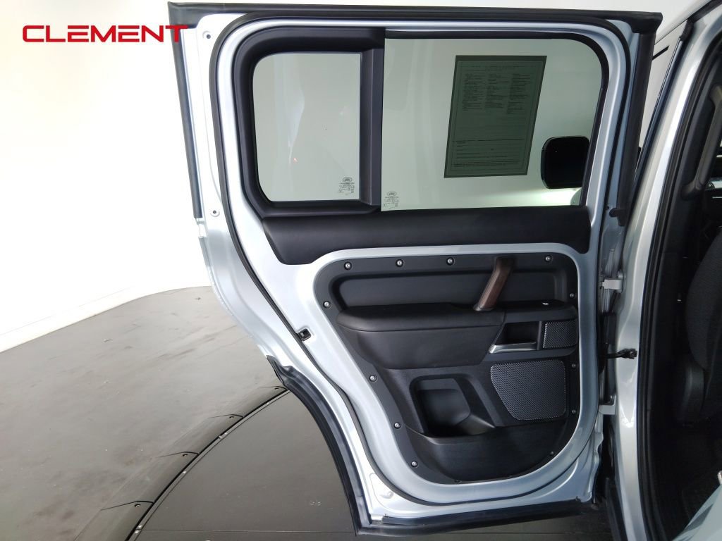 Used 2022 Land Rover Defender 110 X image 31