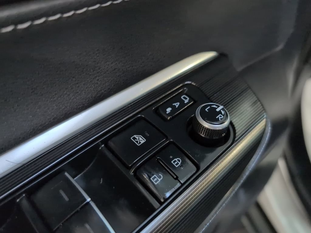 Certified 2023 Toyota Venza Limited image 22