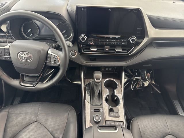 Used 2021 Toyota Highlander Limited image 40