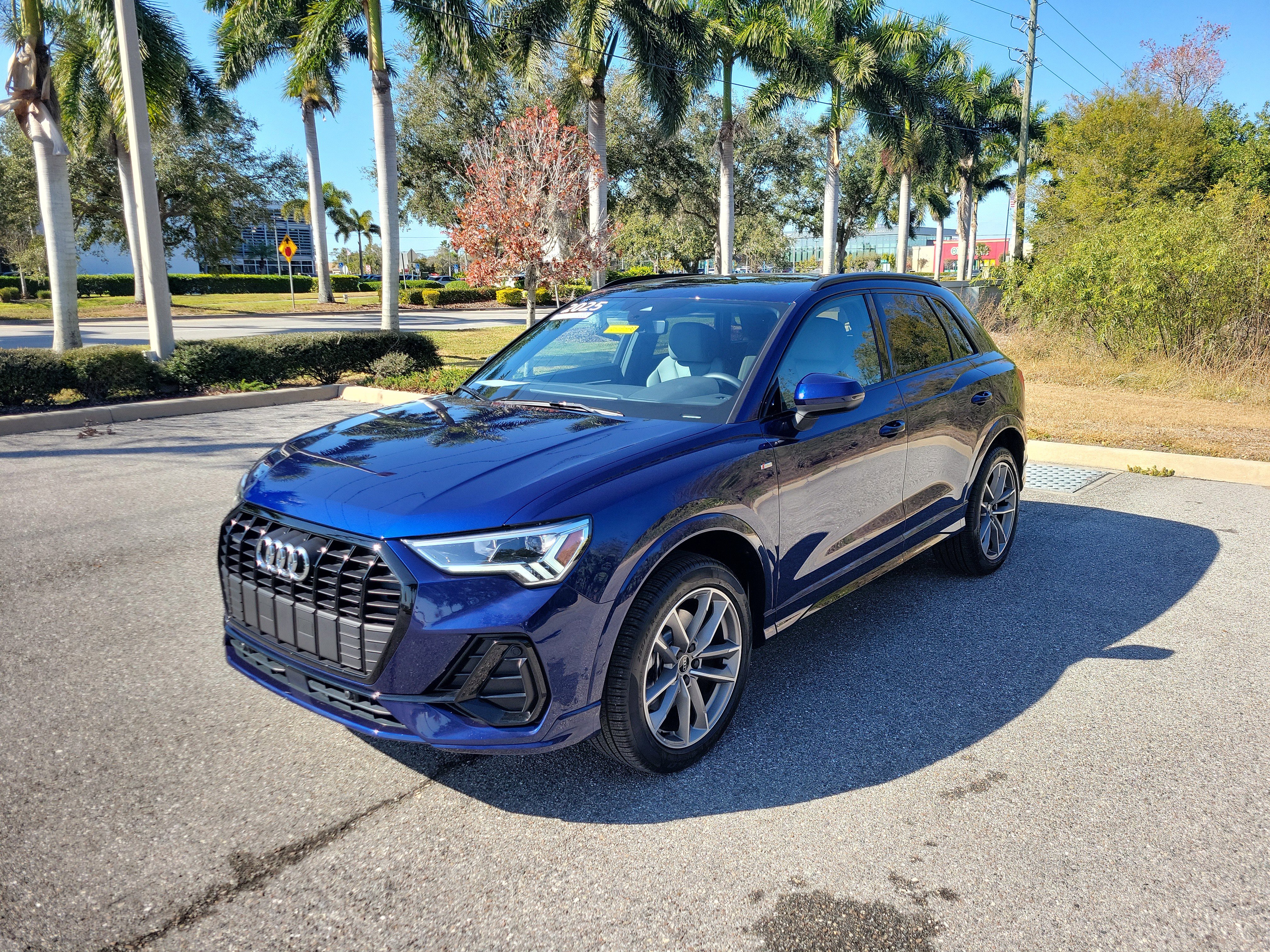 Certified 2025 Audi Q3 2.0T Premium w/ Convenience Package AWD/4WD image 5