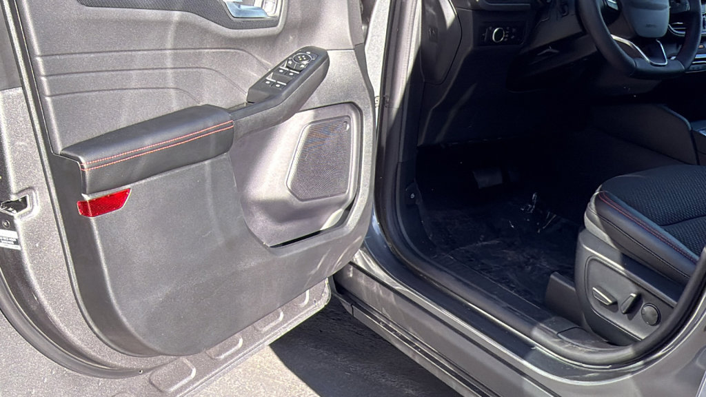 New 2026 Ford Escape ST-Line w/ Tech Pack #1 AWD/4WD image 23