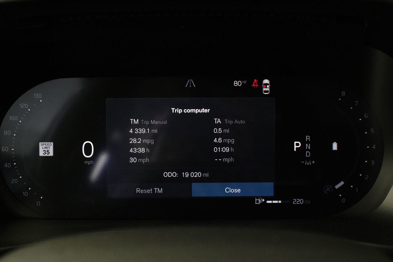 Certified 2025 Volvo XC40 B5 Plus image 12