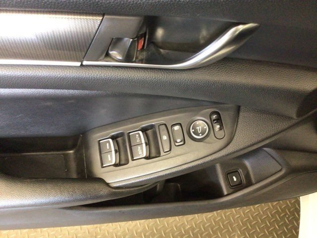 Used 2019 Honda Accord Sport image 7