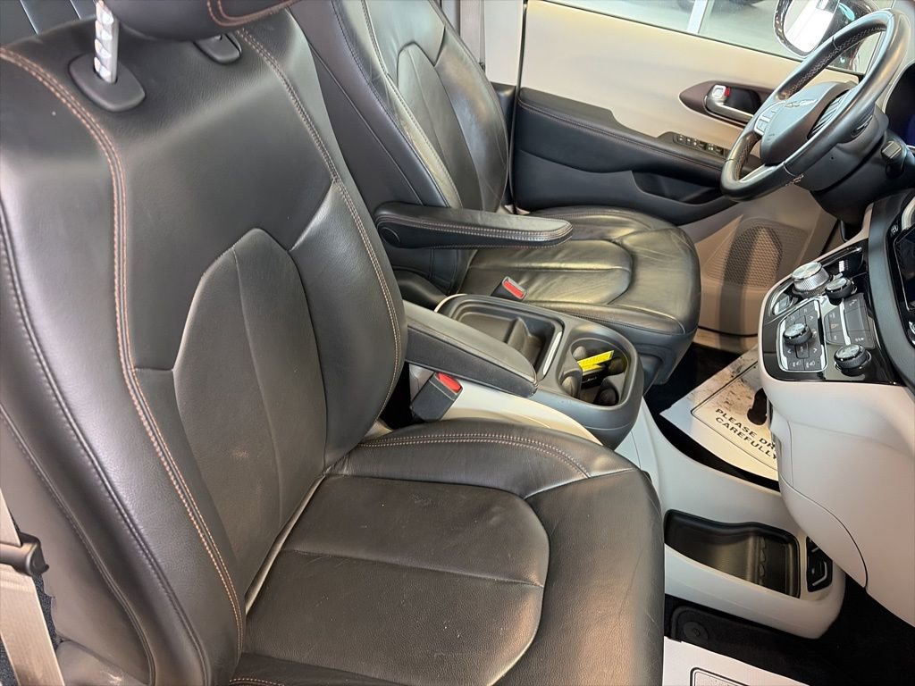 Used 2017 Chrysler Pacifica Touring-L image 23