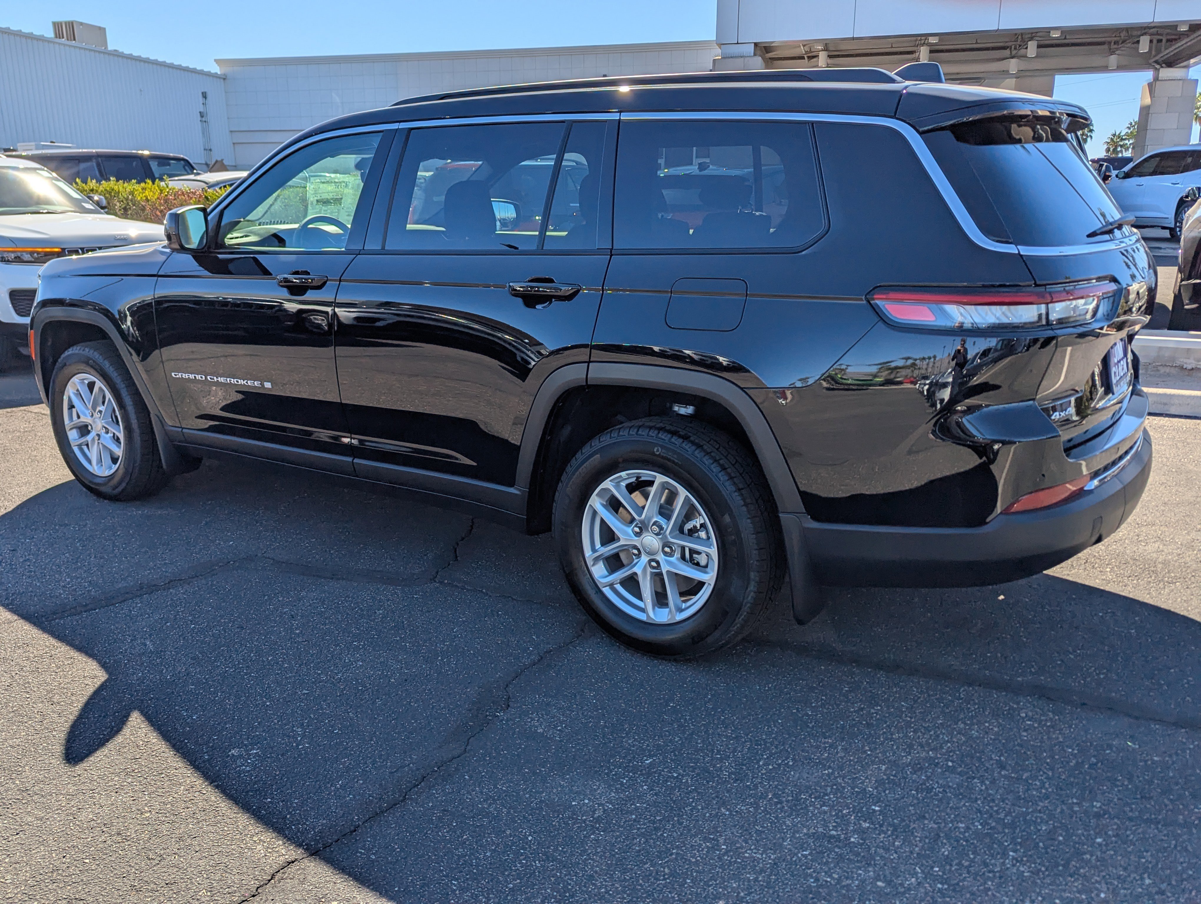 New 2025 Jeep Grand Cherokee L Laredo w/ Trailer Tow Package image 4