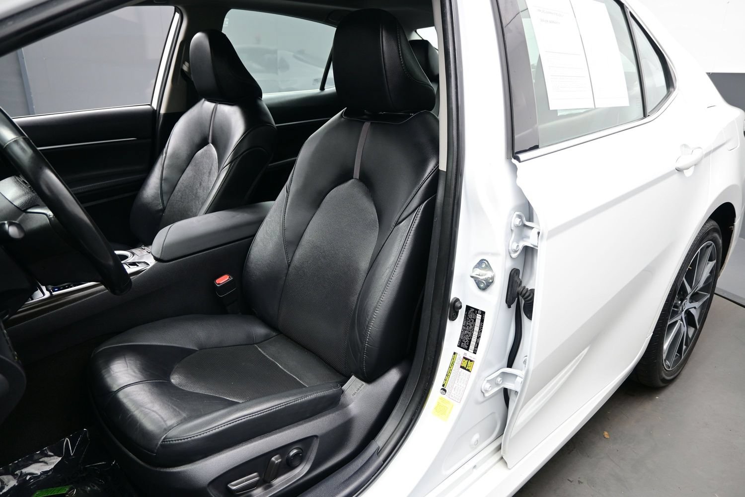 Used 2023 Toyota Camry XLE FWD image 12