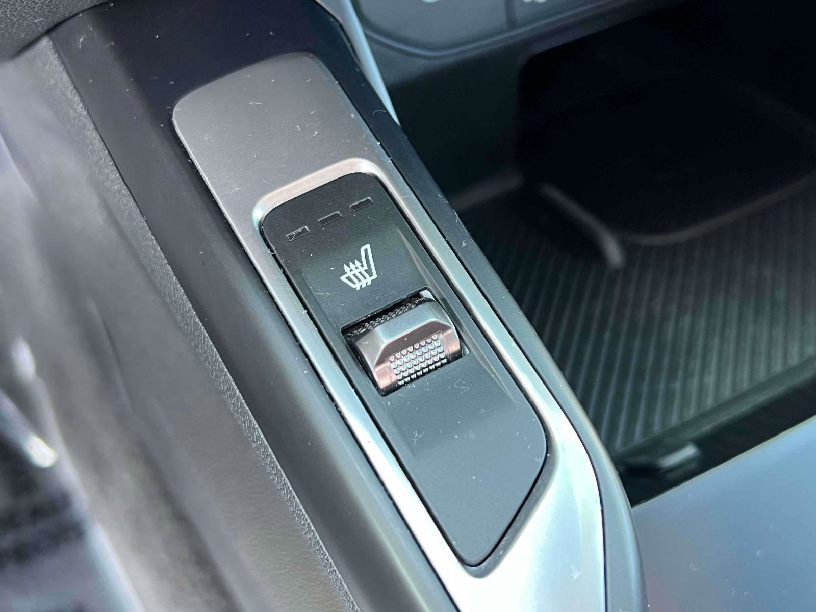 Used 2024 Kia Sorento S image 12