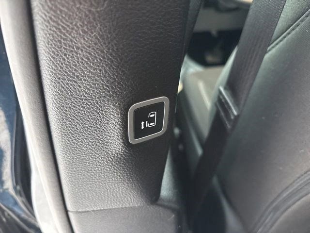 Used 2024 Chrysler Pacifica Touring image 32