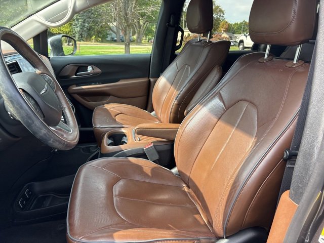 Used 2017 Chrysler Pacifica Limited w/ UConnect Theater Package image 18