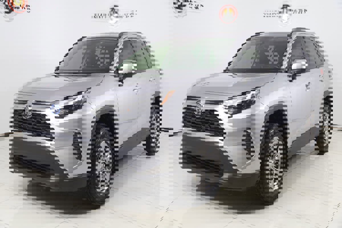 Used 2024 Toyota RAV4 XLE w/ Convenience Package AWD/4WD image 5