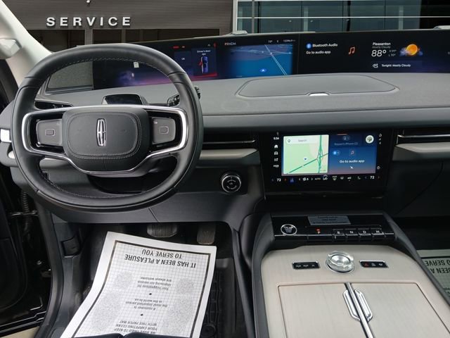 Used 2025 Lincoln Navigator L Reserve image 10