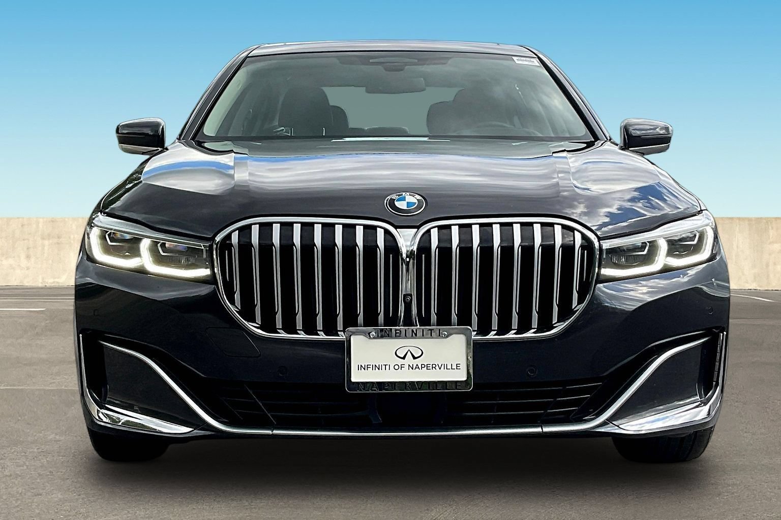 Used 2021 BMW 740i xDrive w/ Luxury Rear Seating Package AWD/4WD image 2