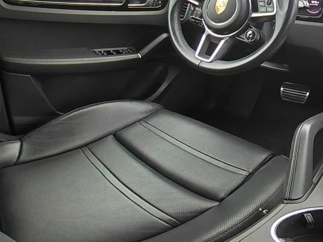 Used 2023 Porsche Cayenne GTS AWD/4WD image 20