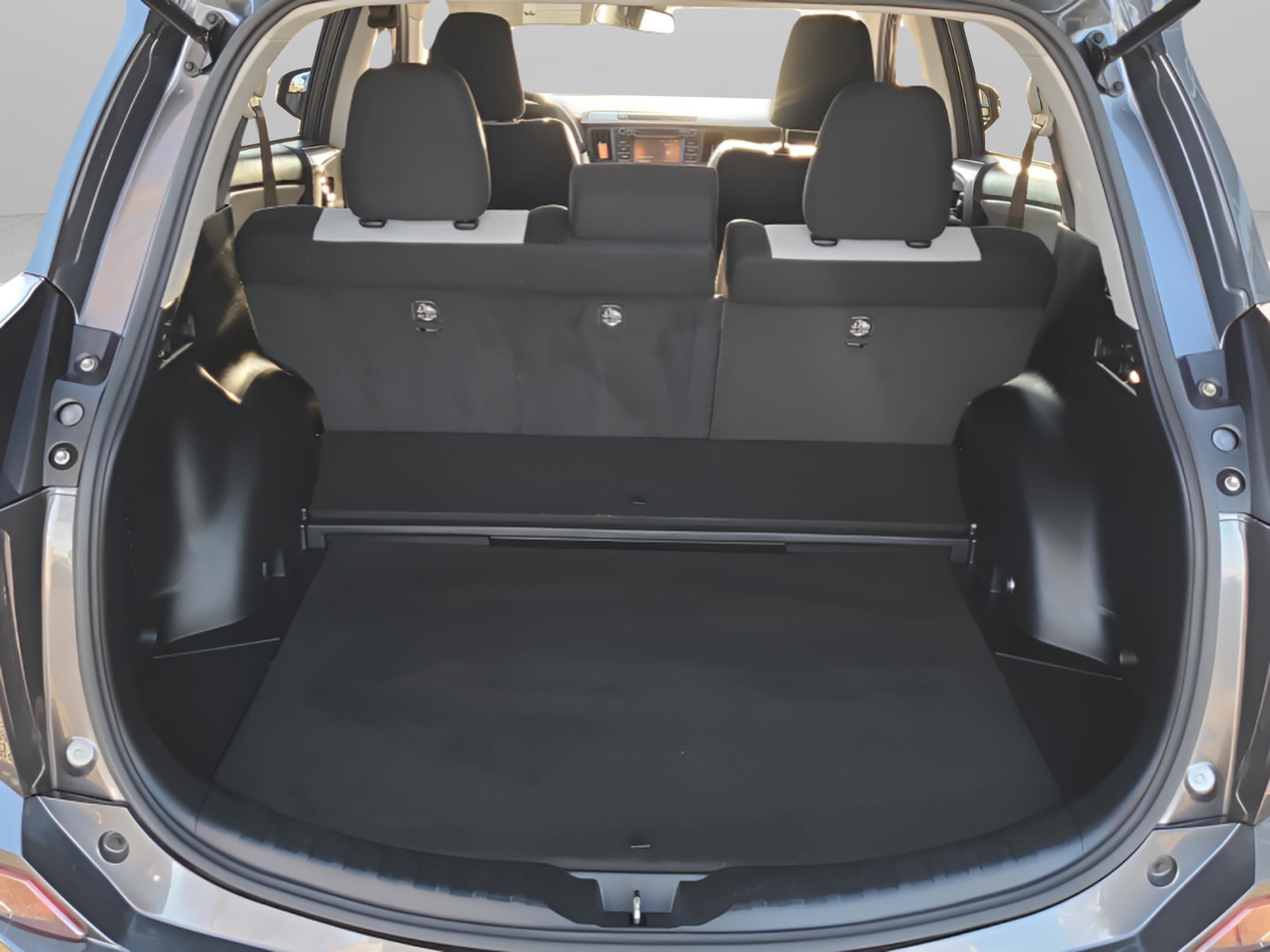 Certified 2018 Toyota RAV4 LE Plus image 26