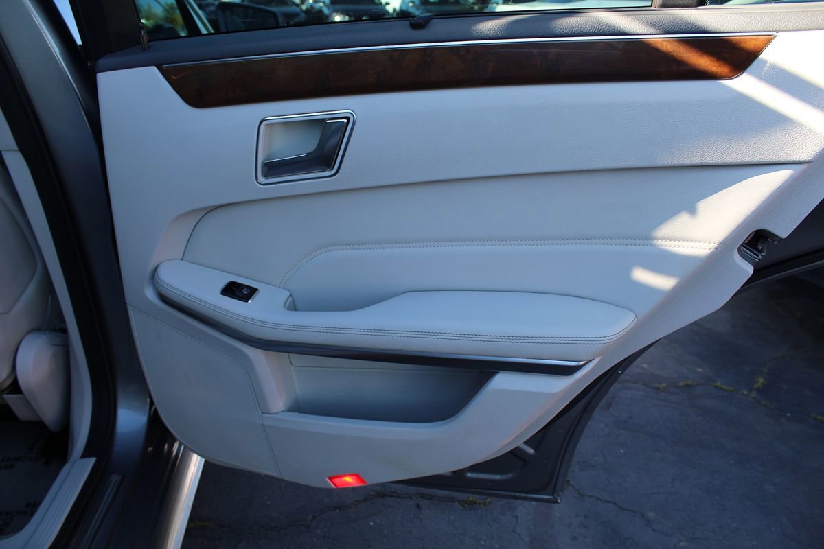 Used 2015 Mercedes-Benz E 350 4MATIC Wagon image 24