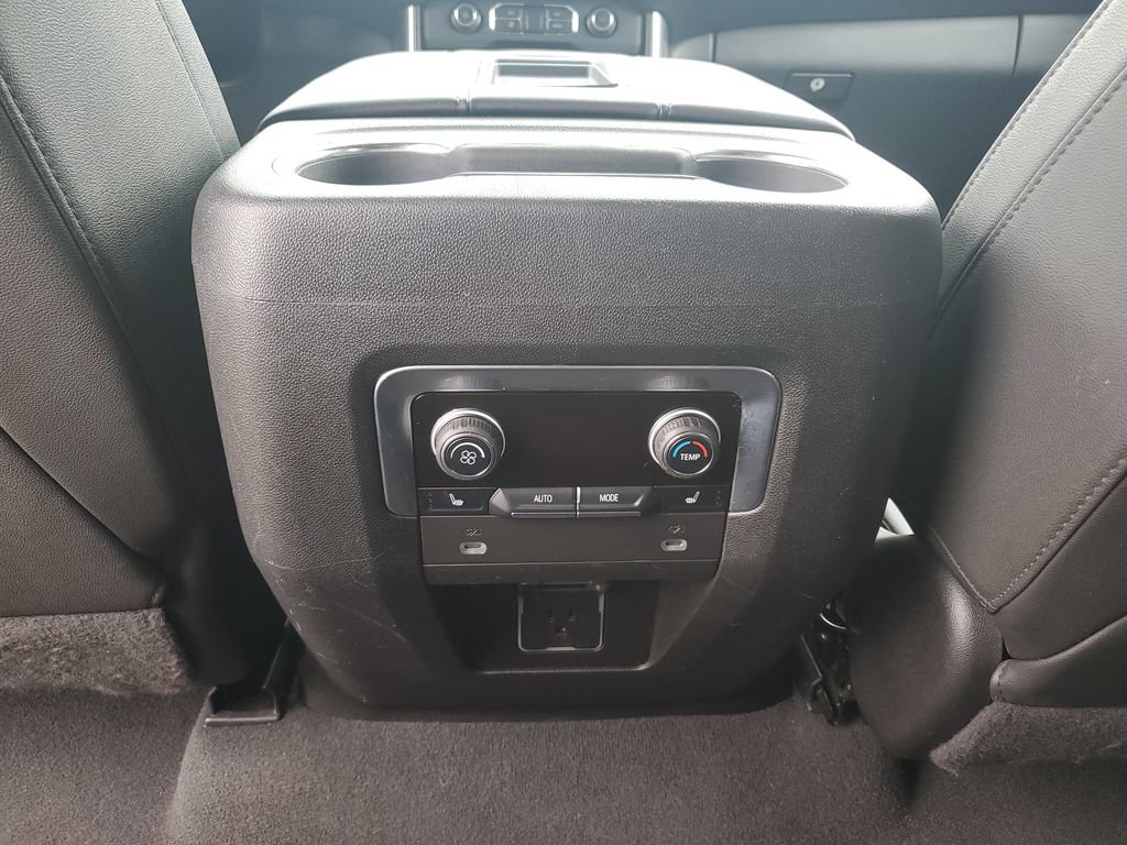 Used 2022 Chevrolet Tahoe LT w/ Luxury Package RWD image 13