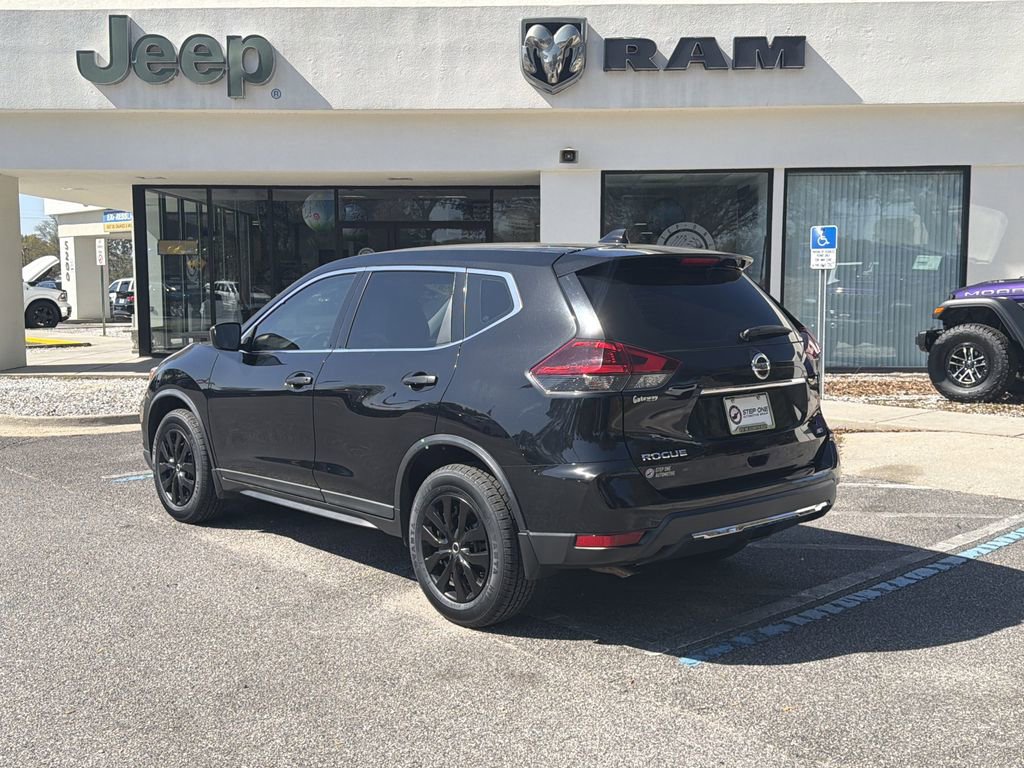 Used 2019 Nissan Rogue S image 6