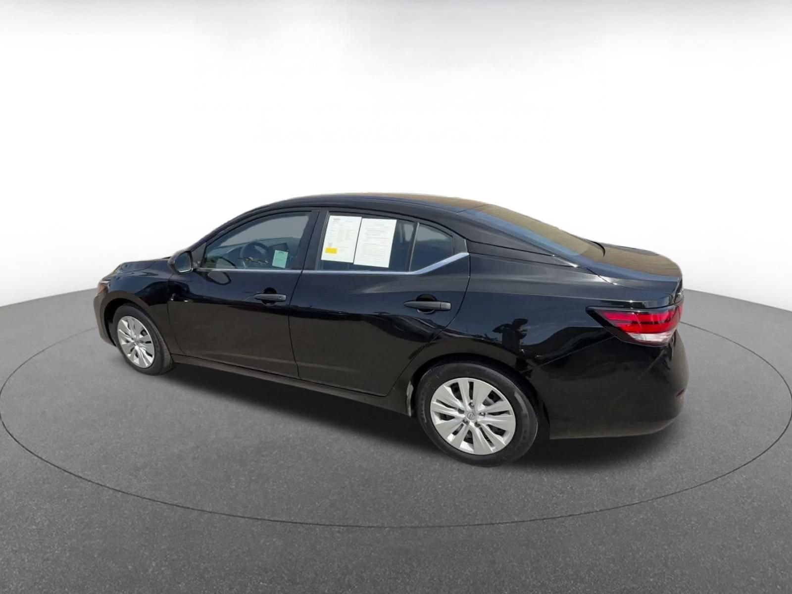 Used 2025 Nissan Sentra S FWD image 9