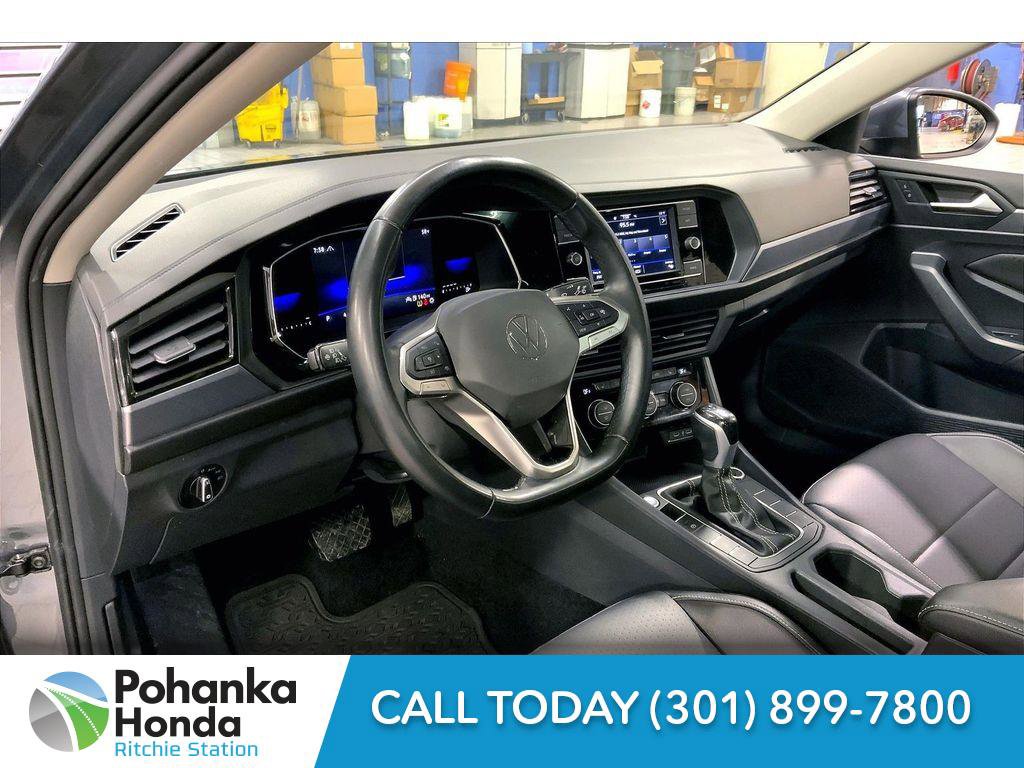 Used 2023 Volkswagen Jetta SE image 14
