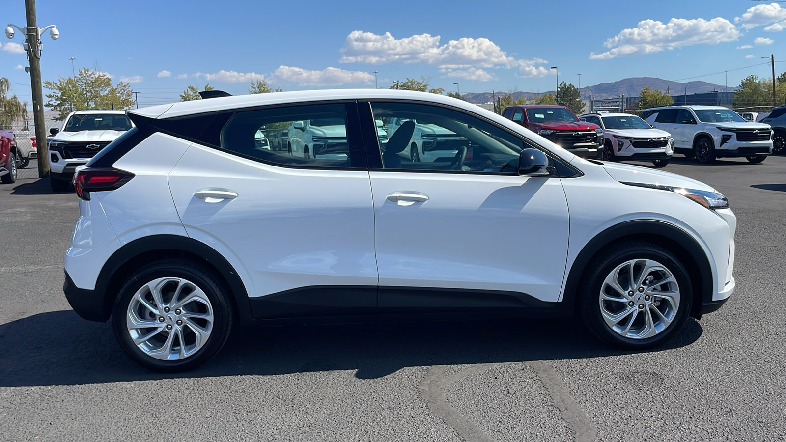 New 2027 Chevrolet Bolt LT w/ Comfort Package FWD image 4