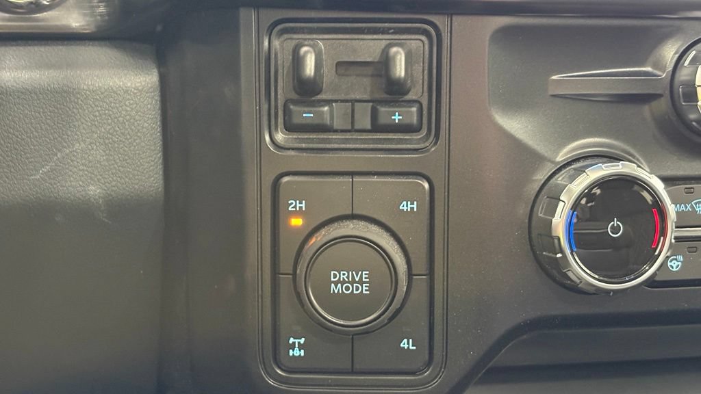 New 2026 Ford F250 Lariat w/ Black Appearance Package AWD/4WD image 39
