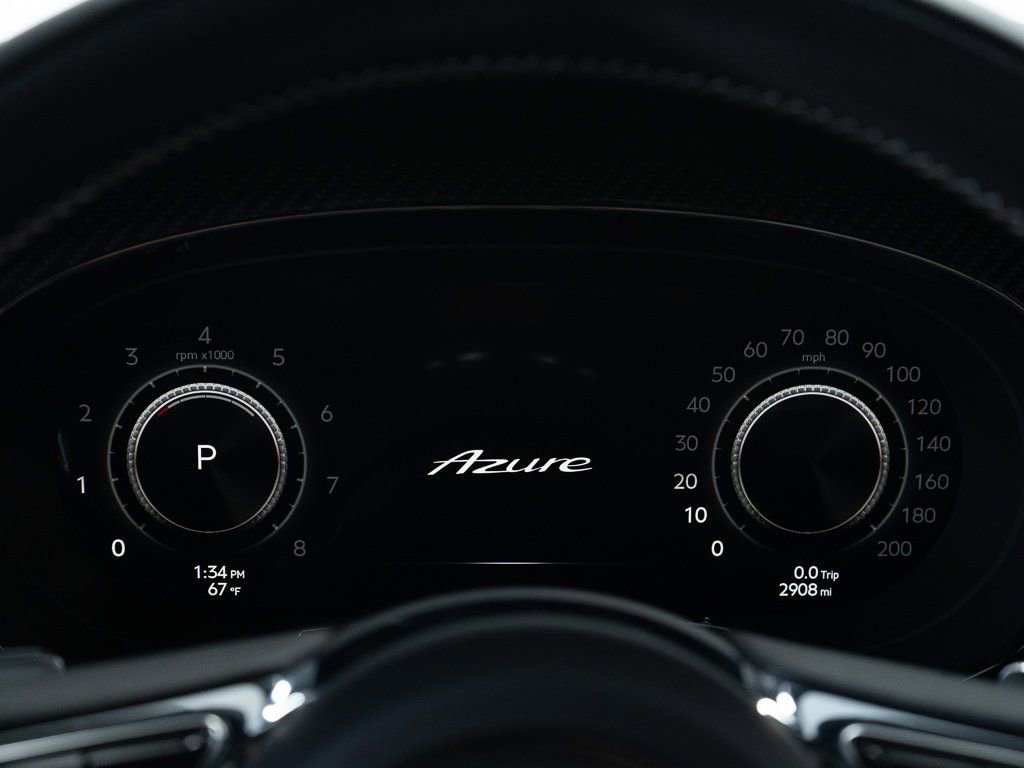 Used 2025 Bentley Bentayga Extended Wheelbase image 33