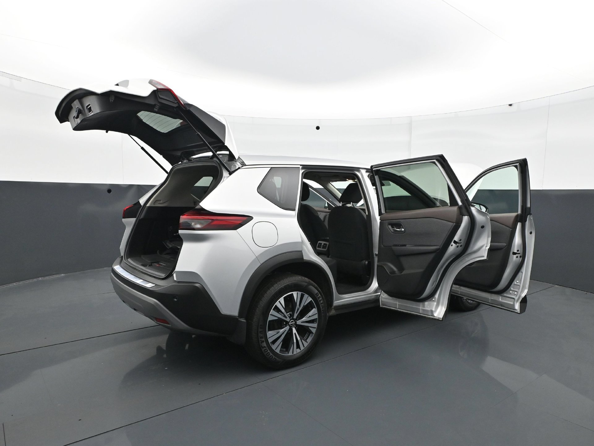 Used 2023 Nissan Rogue SV AWD/4WD image 35