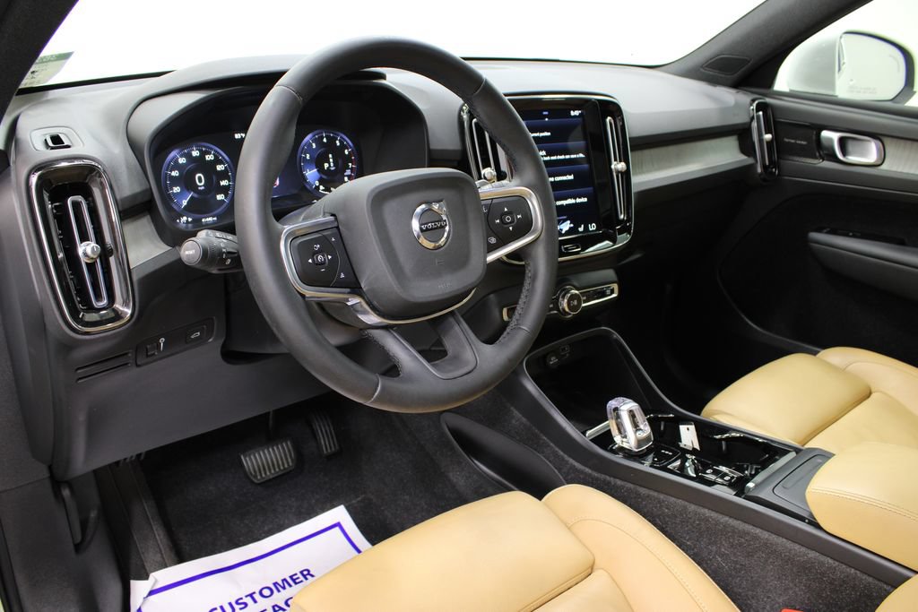 Used 2022 Volvo XC40 T5 Inscription w/ Advanced Package AWD/4WD image 17