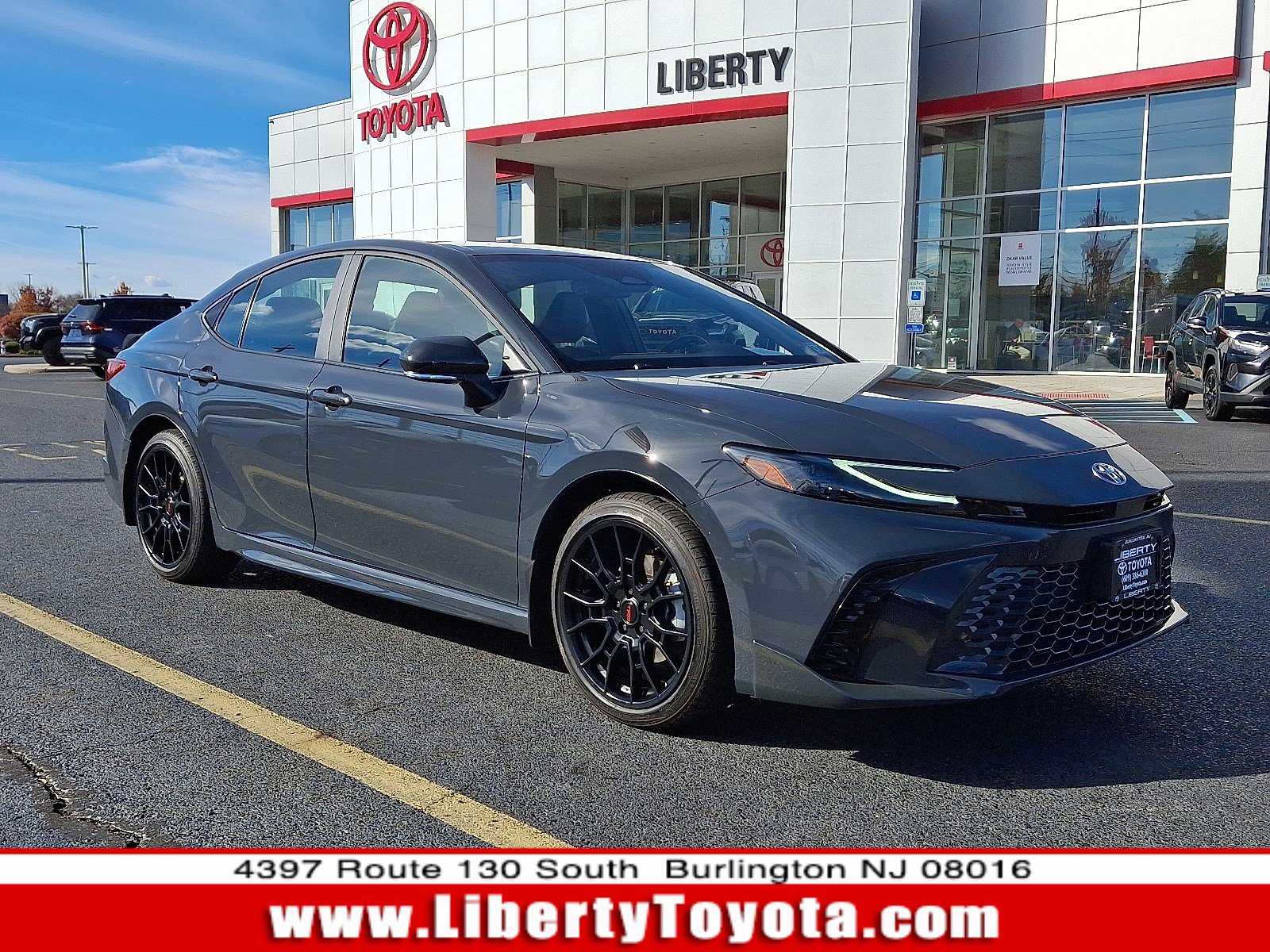 Used 2025 Toyota Camry XSE image 1