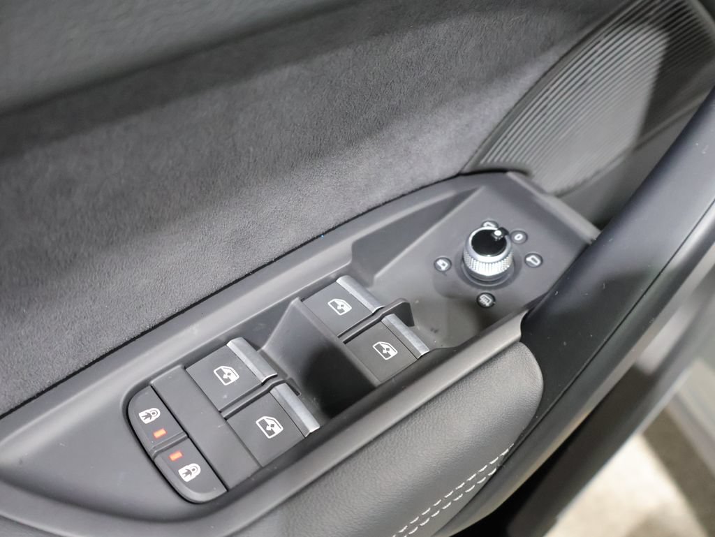 Used 2025 Audi SQ5 Premium Plus AWD/4WD image 13
