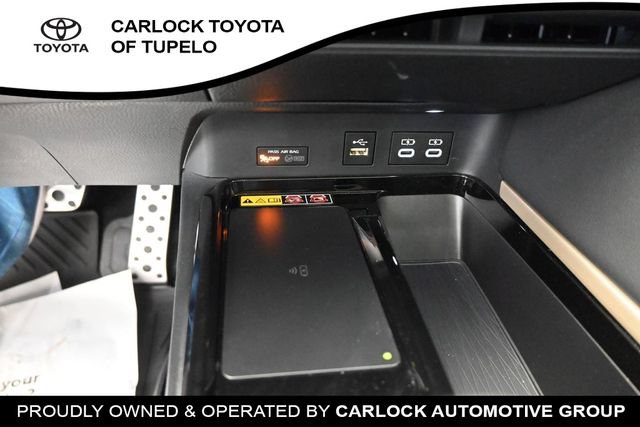 Used 2025 Toyota Camry XSE FWD image 16