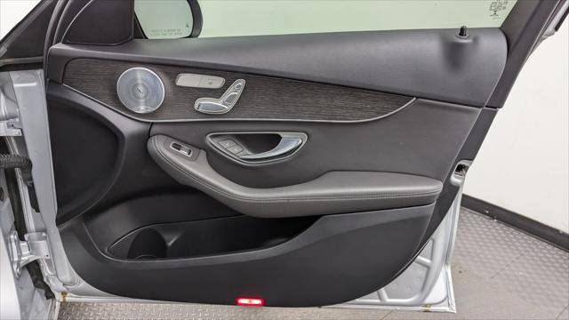 Used 2021 Mercedes-Benz C 300 Sedan image 23