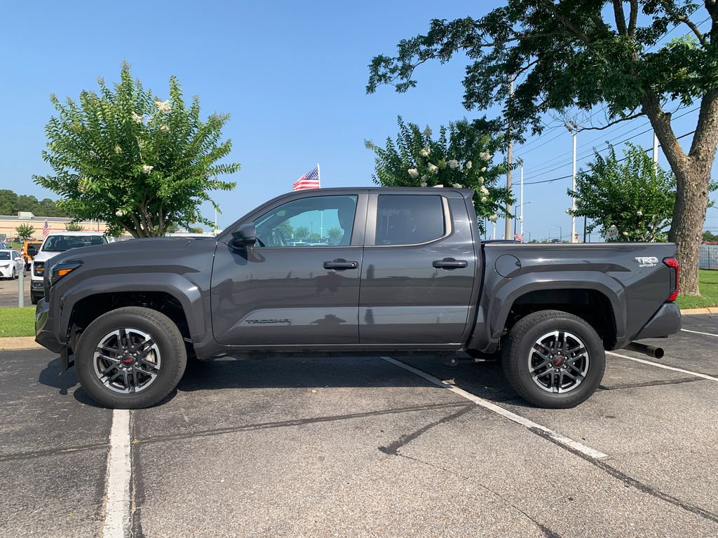 Used 2025 Toyota Tacoma TRD Sport AWD/4WD image 6