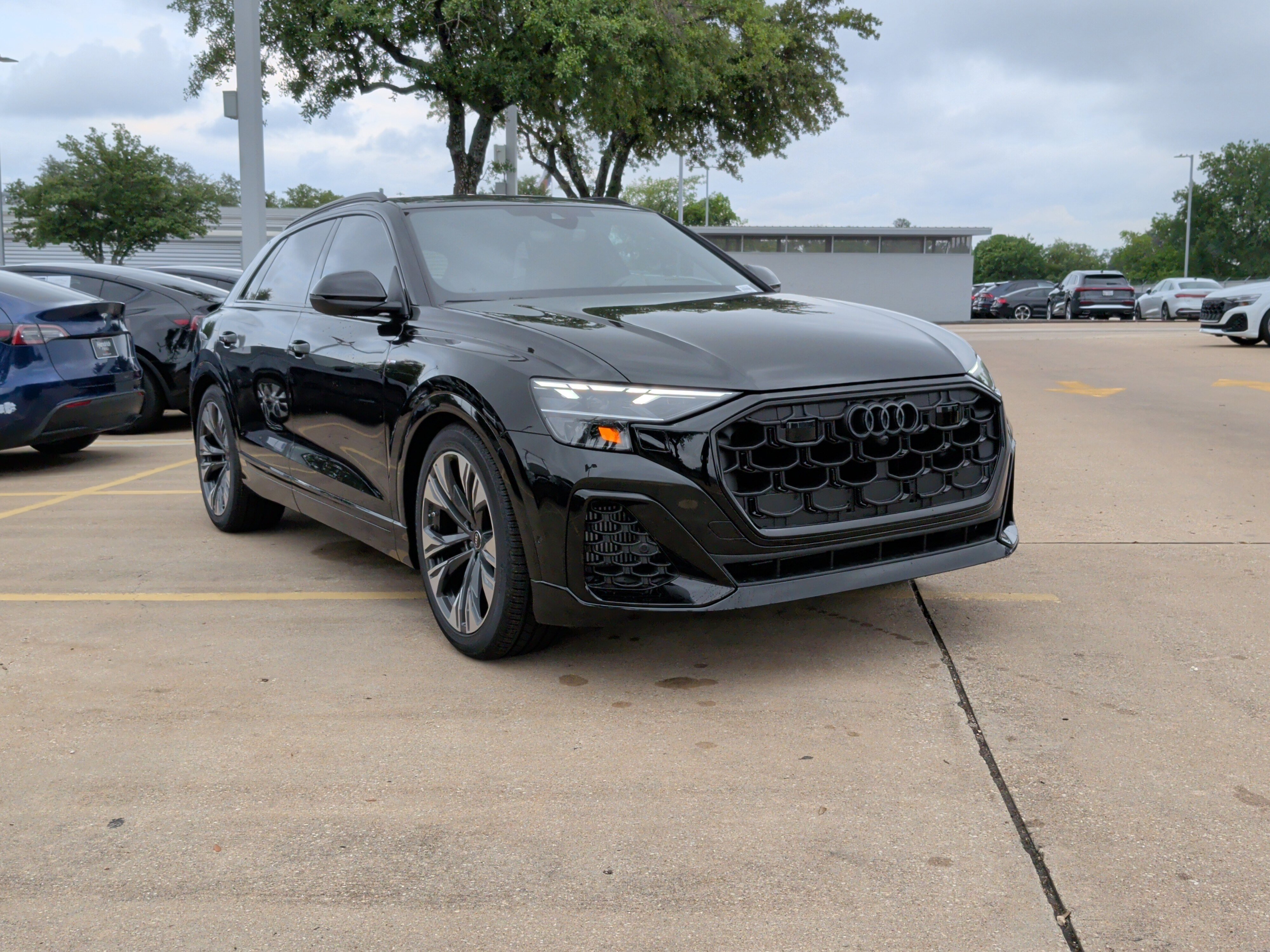 Used 2026 Audi Q8 Prestige AWD/4WD image 2