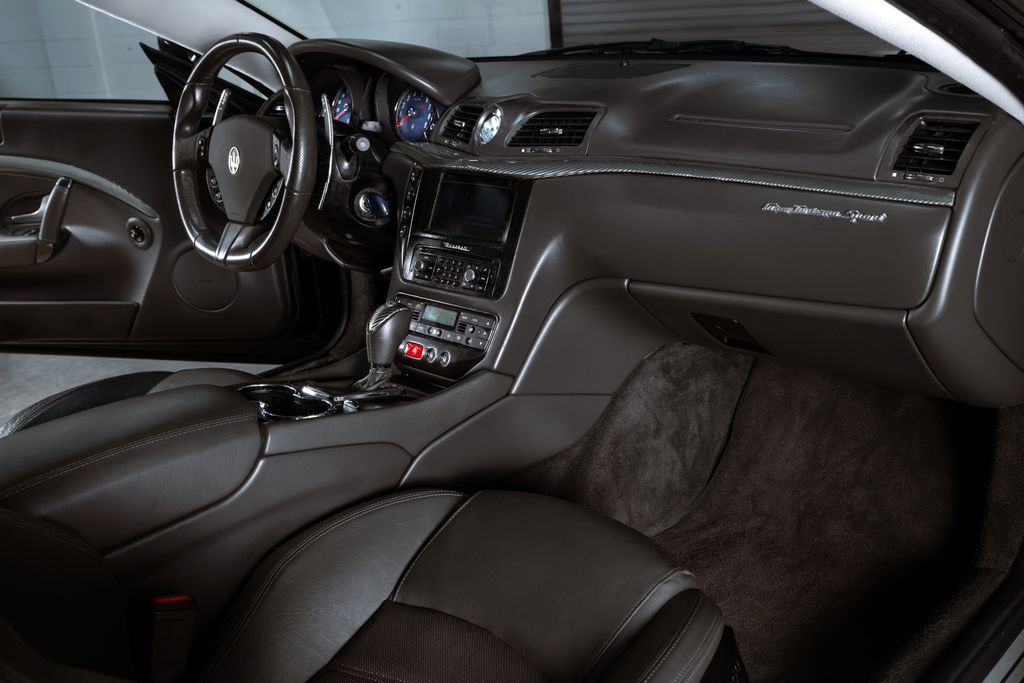 Used 2013 Maserati GranTurismo Sport RWD image 28