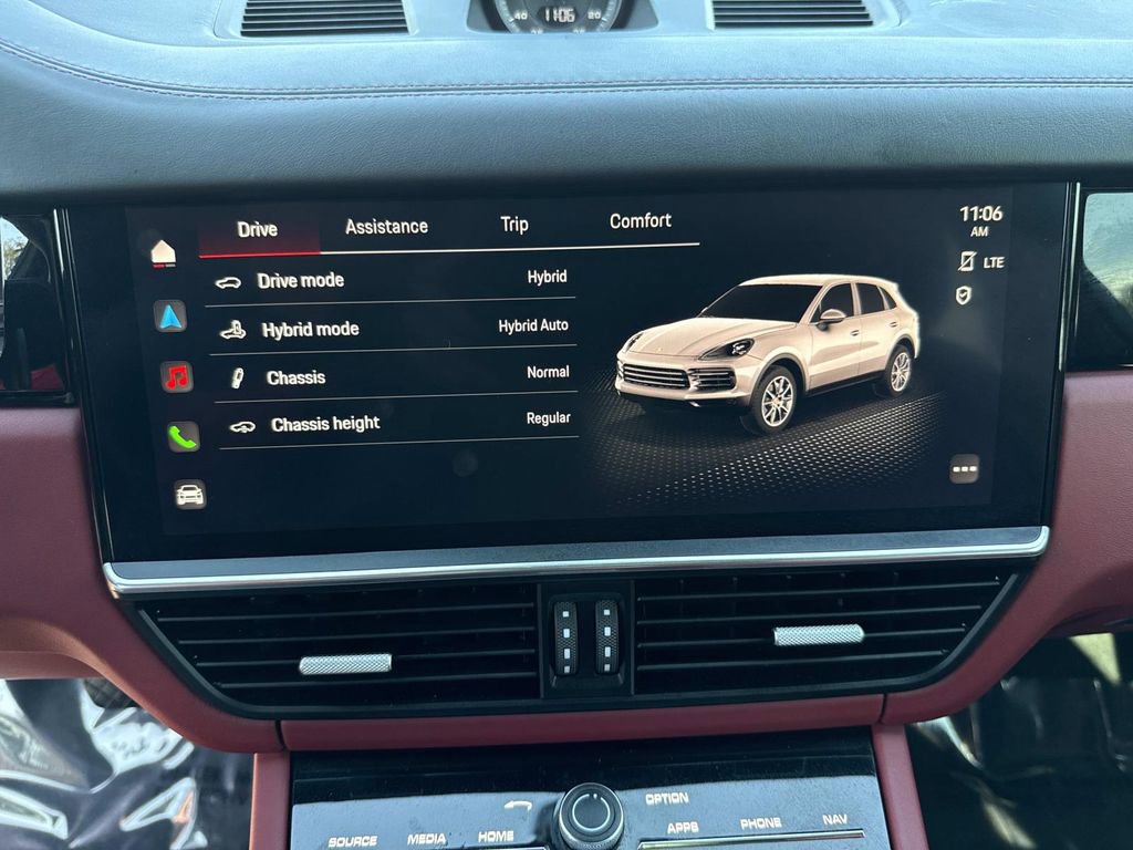 Used 2023 Porsche Cayenne image 30