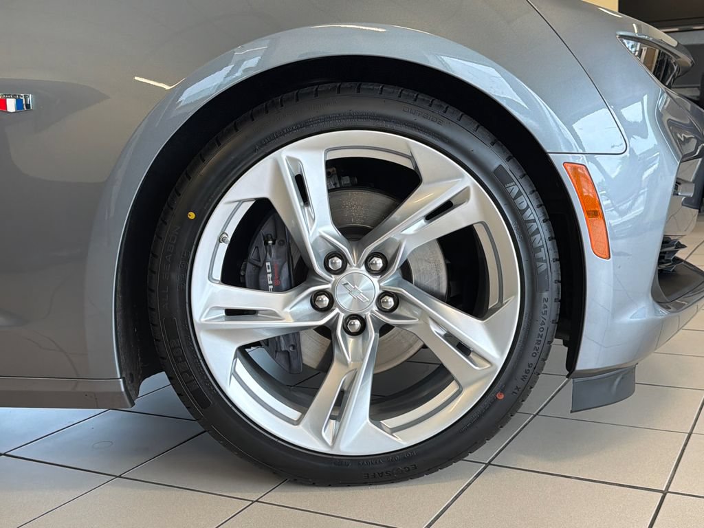 Used 2020 Chevrolet Camaro SS RWD image 9