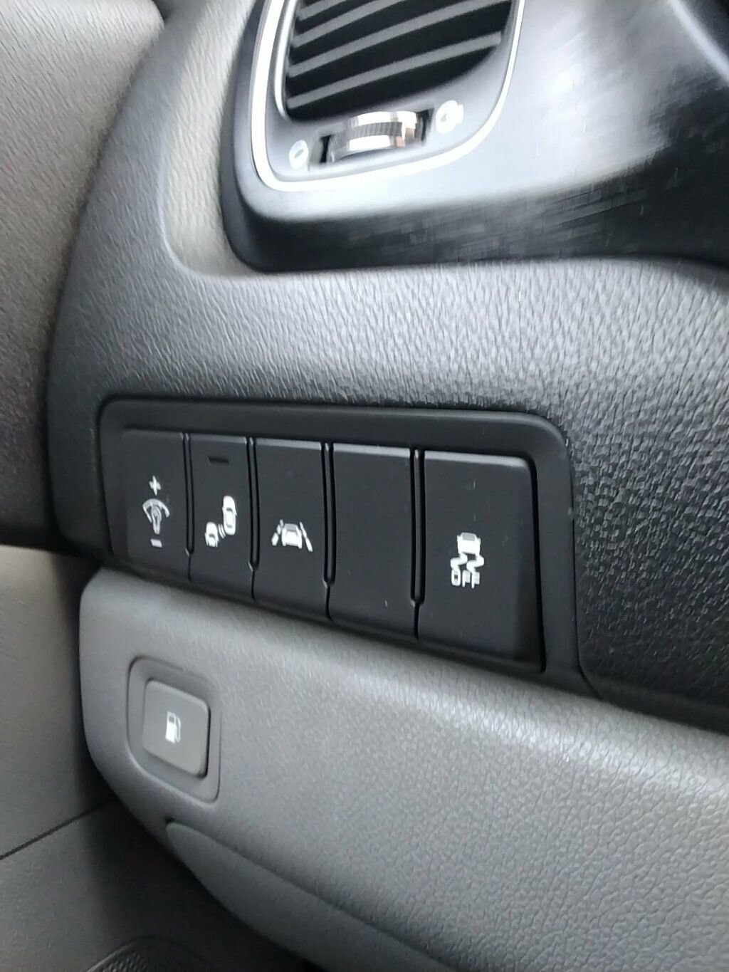 Used 2018 Kia Sedona LX w/ LX Essentials Premium Package image 28