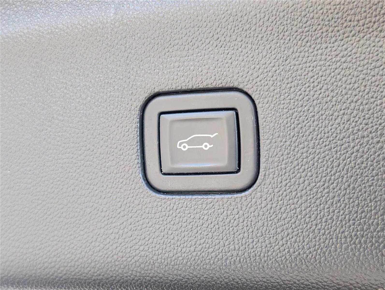 Used 2021 Buick Enclave Essence w/ Sound and Sites Package image 15