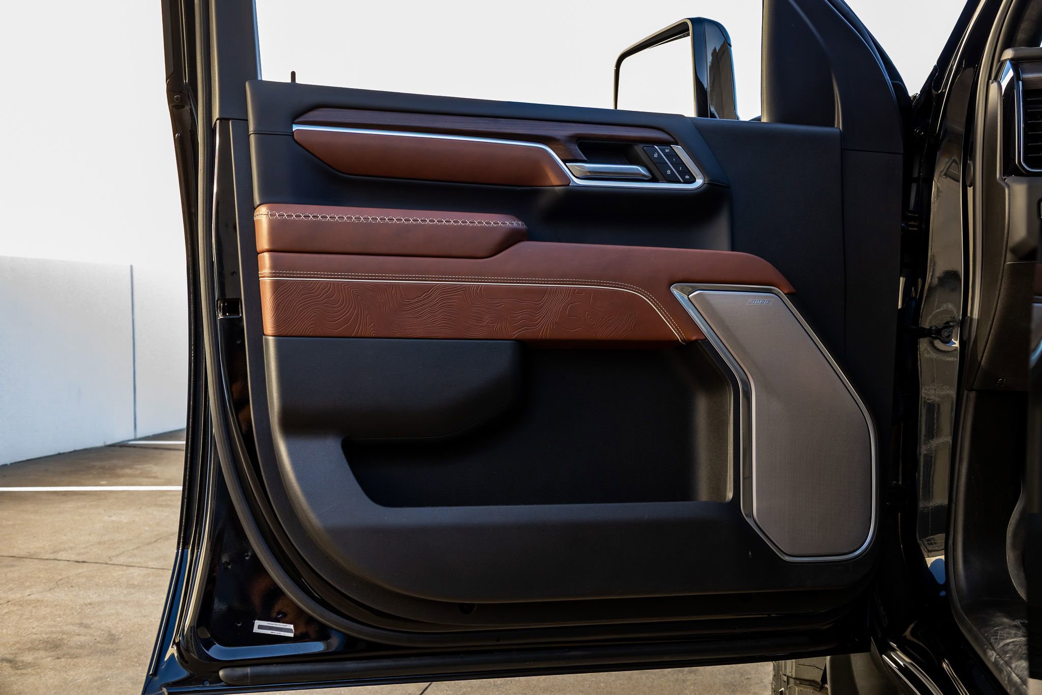 Used 2025 GMC Sierra 2500 Denali Ultimate image 36