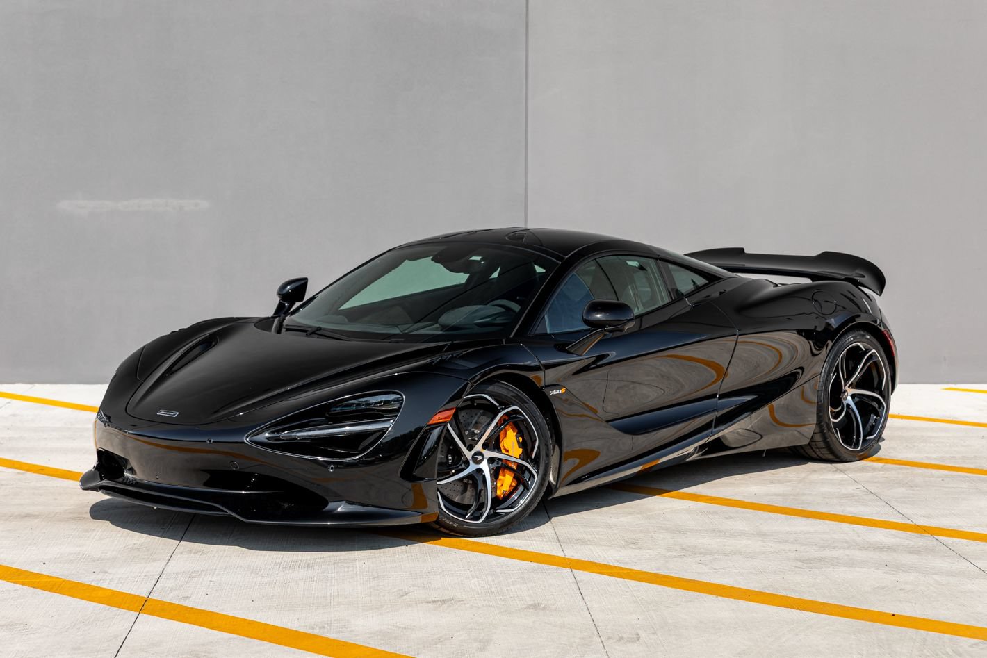 Used 2024 McLaren 750S RWD image 3