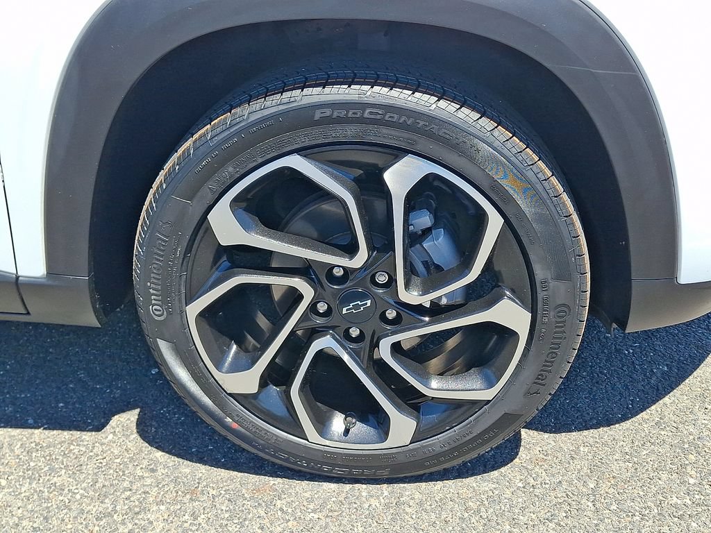 Certified 2024 Chevrolet Trax RS w/ Sunroof Package FWD image 11