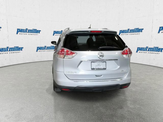 Used 2015 Nissan Rogue SV AWD/4WD image 9