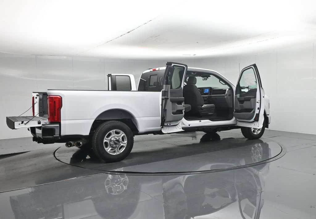 New 2026 Ford F350 XLT RWD image 5