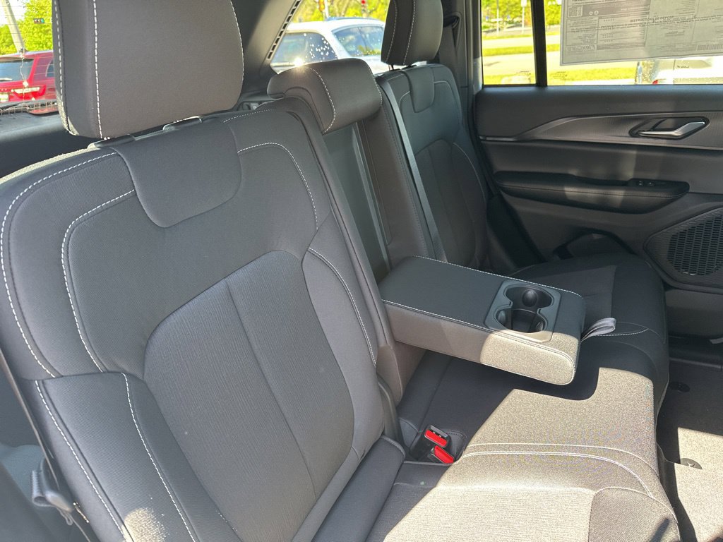 New 2026 Jeep Grand Cherokee Laredo X AWD/4WD image 15