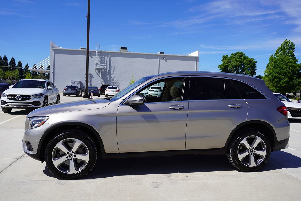 Used 2019 Mercedes-Benz GLC 300 4MATIC image 3