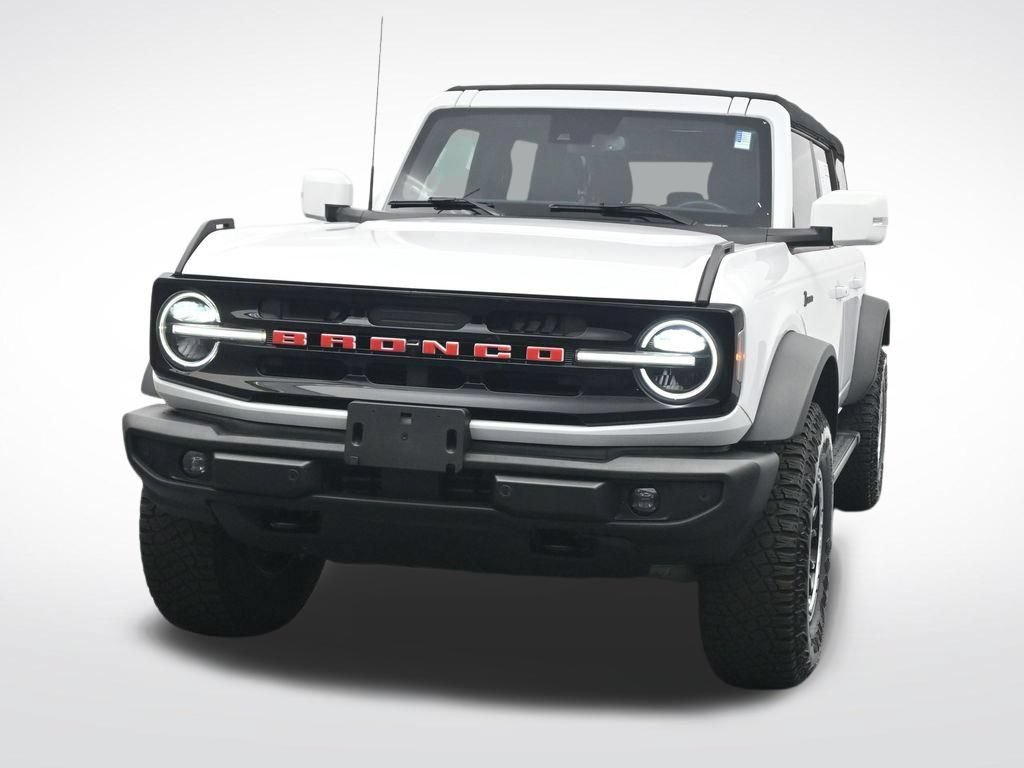 Used 2024 Ford Bronco Outer Banks w/ Sasquatch Package AWD/4WD image 2