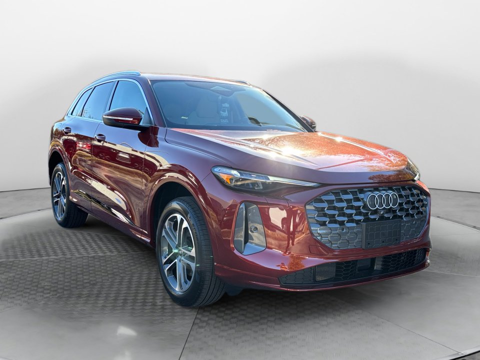 New 2025 Audi Q5 Premium Plus